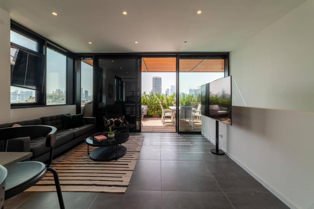 Amazing Penthouse On Gordon Beach 8 Guests Тель-Авив Экстерьер фото